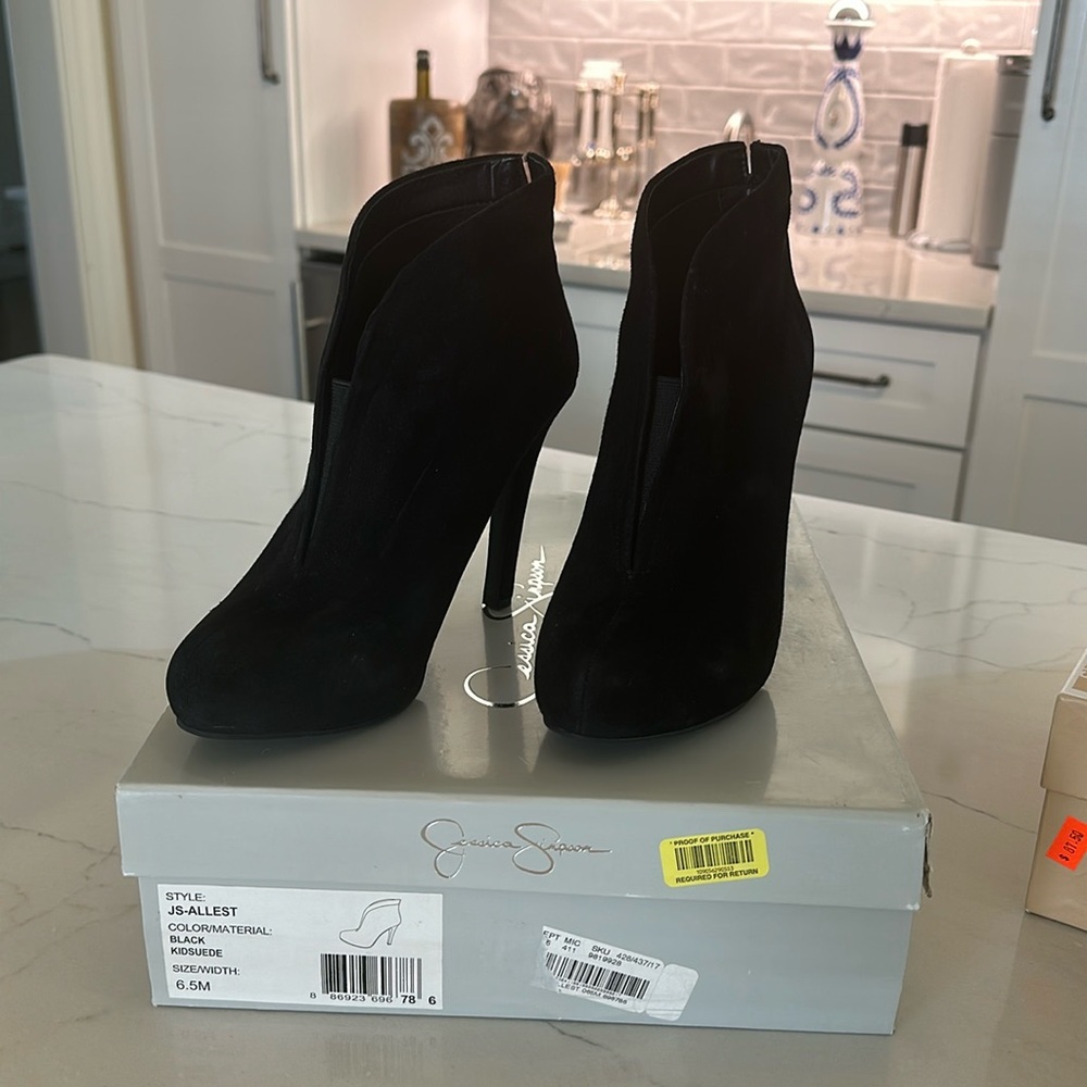 Jessica Simpson Allest Black Suede Bootie Size 6.5